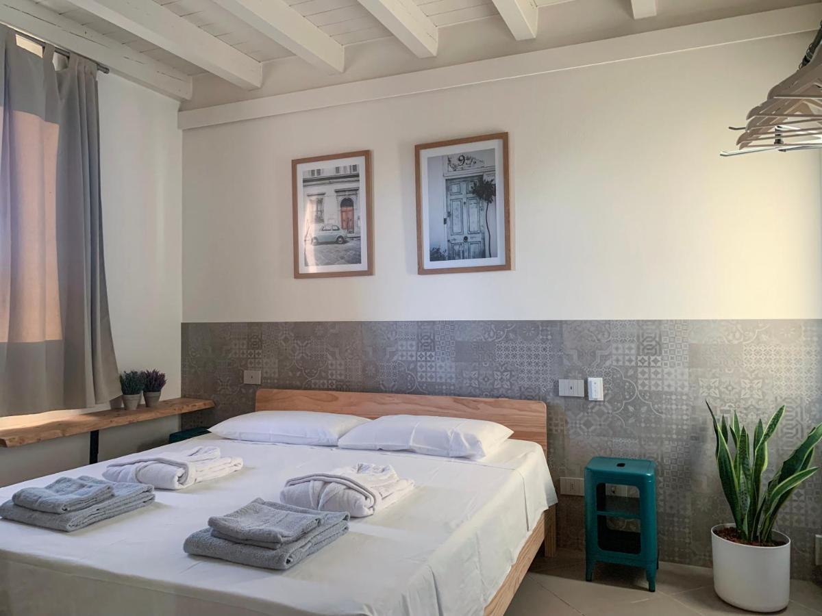 Charming Attic Apartment With Balcony & Swimming Pool เดเซนซาโนเดลการ์ดา ภายนอก รูปภาพ